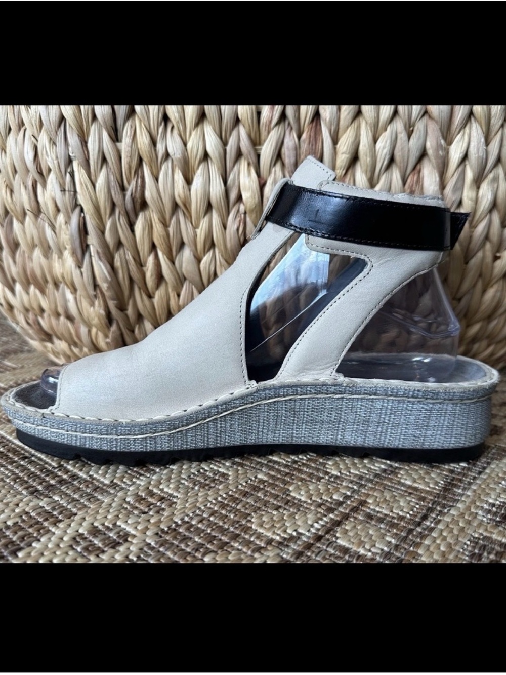 Naot Verbena Sandals Cream and black 38 - Picture 3 of 10